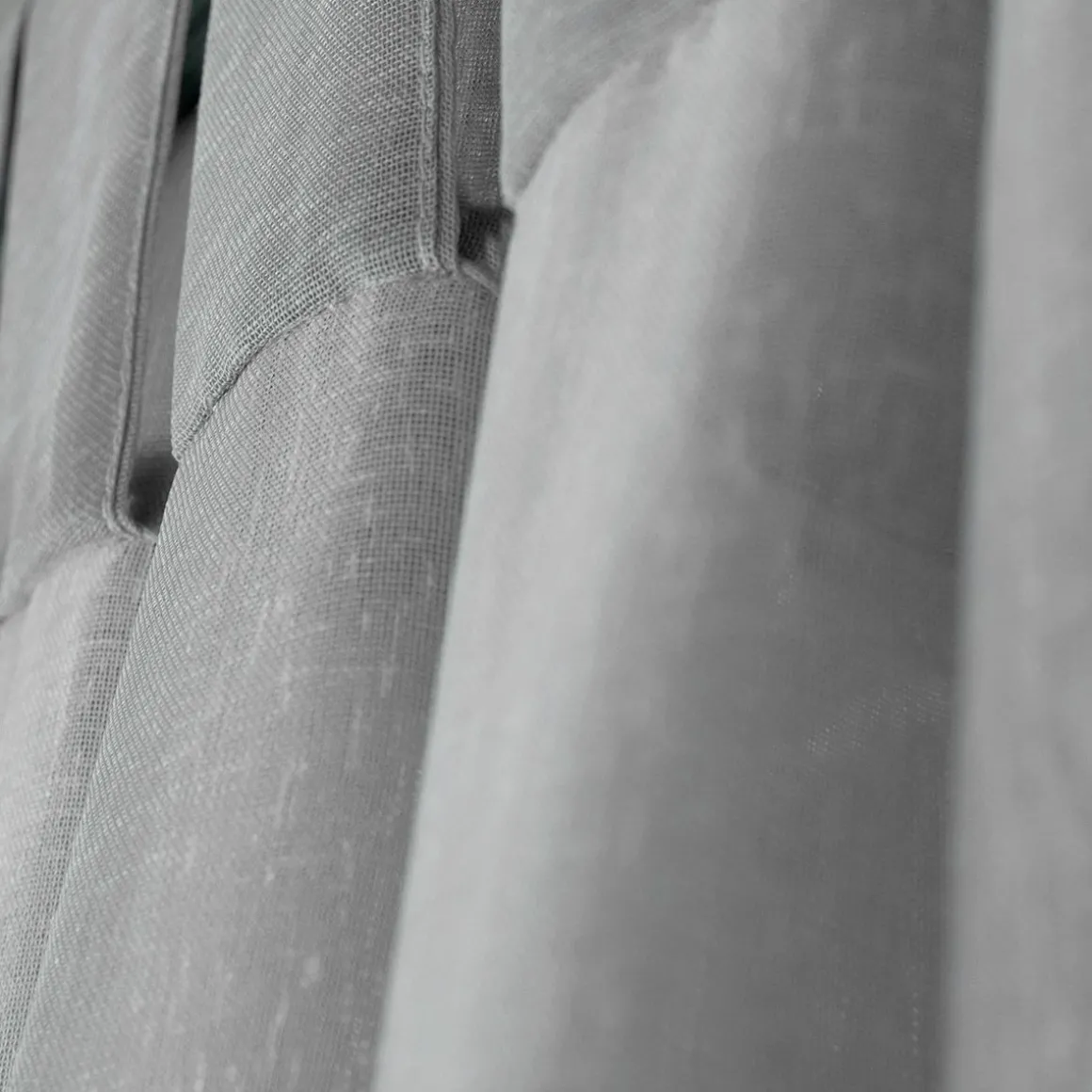 firanka_adi_z_pomponikami_4-3.webp Firanka Adi Z Pomponikami Szara 140X250 Cm