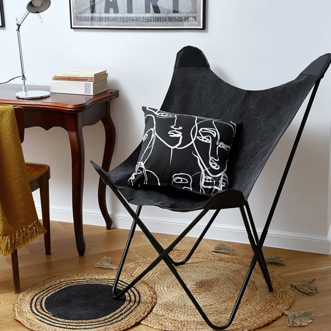 fotel_butterfly_z_metalow_2-3.webp Fotel Butterfly Z Metalowa Rama - Czarna Tkanina 70X80X102 Cm