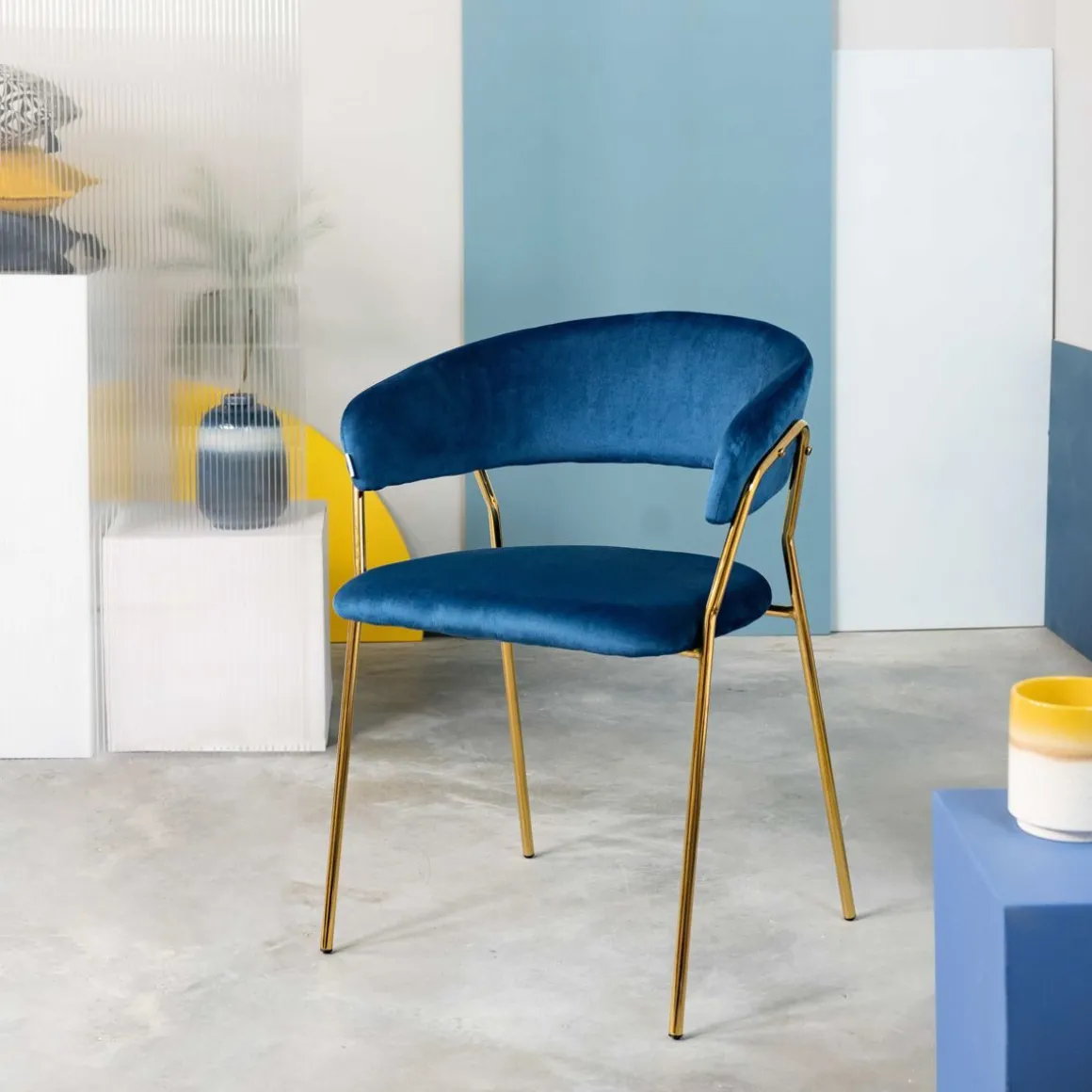 krzeslo_lira_welurowe_gra_0.webp Krzeslo Lira Welurowe Granatowe Ze Zlotymi Nogami 57X47X79 Cm