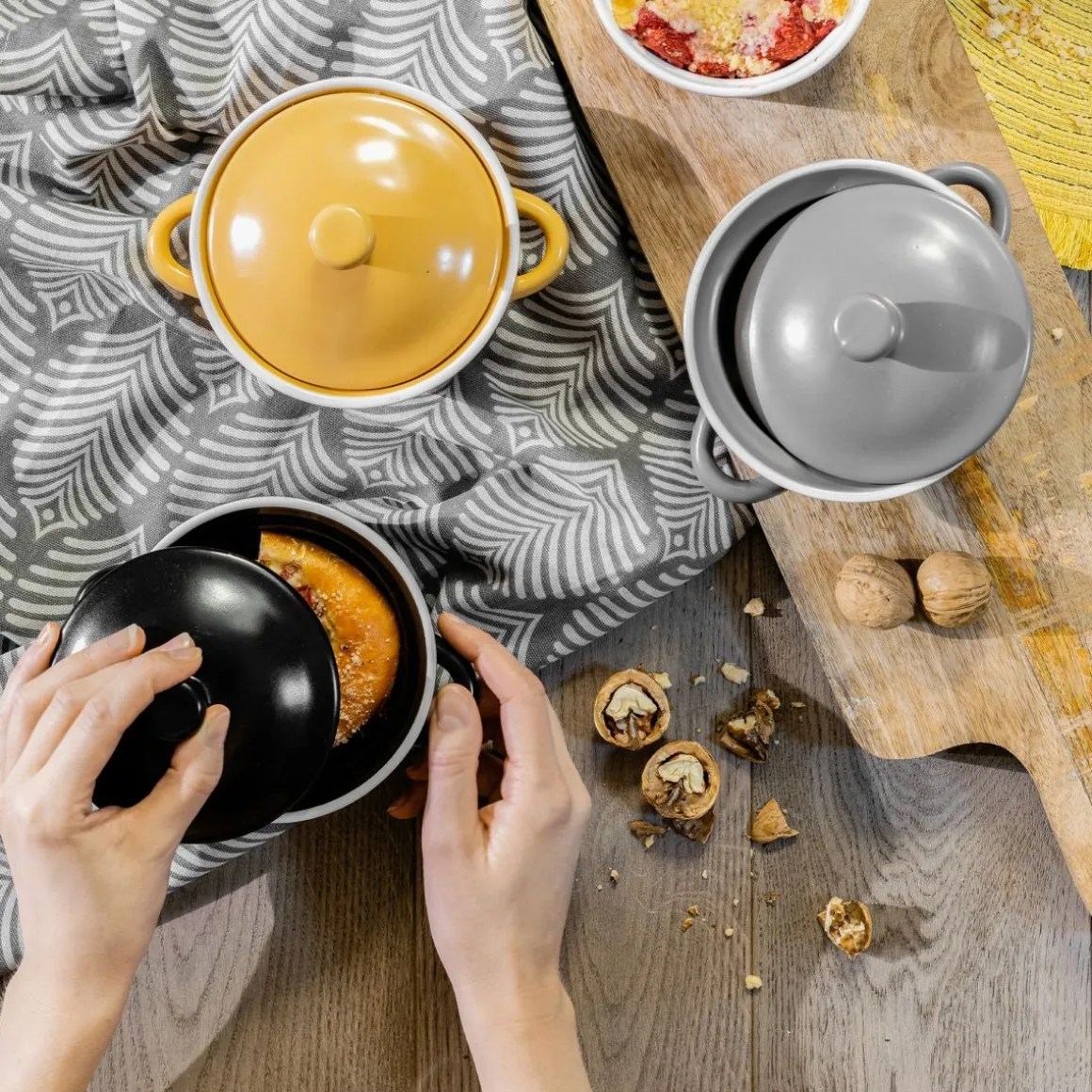 naczyie_do_zapiekania_tin_1.webp Naczyńie Do Zapiekania Tineo Z Pokrywka Czarne 0,35 L