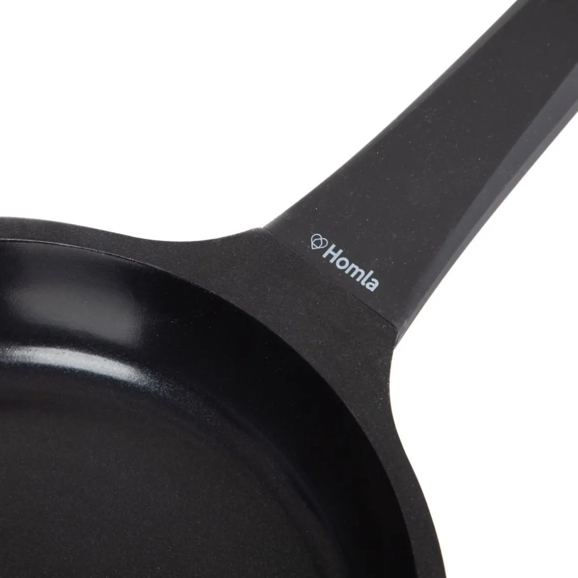 patelnia_tristan_z_powlok_1-1.webp Patelnia Tristan Z Powloka Ceramiczna Ilag Czarna 24 Cm