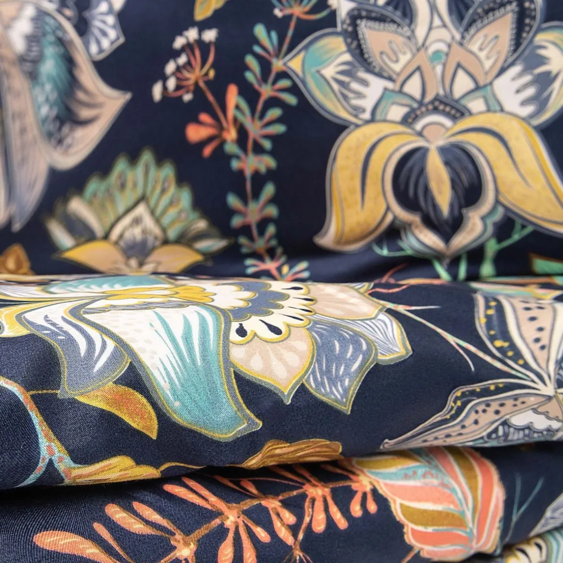 pociel_otamo_z_mikrofibry_10.webp Pościel Otamo Z Mikrofibry W Liscie I Kwiaty 200X220 Cm