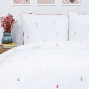 Pościel Sadie Bawelniana W Kwiatki Z Rozowa Lamowka 160X200 + 2*50X60 Cm