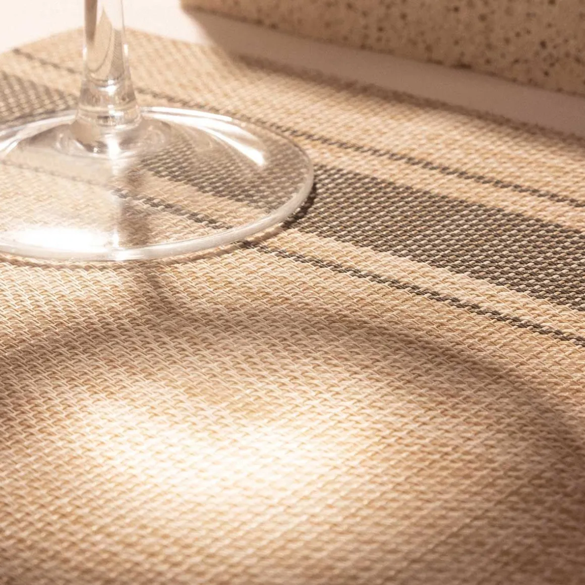 podkladka_do_jadalni_ape__2.webp Podkladka Do Jadalni Ape Bezowa 30X45 Cm