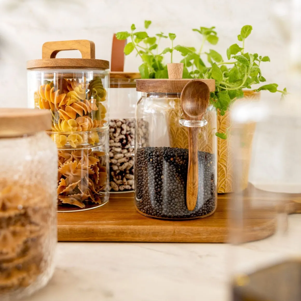 pojemnik_carlos_szklany_z_3.webp Pojemnik Carlos Szklany Z Akacjowa Lyzeczka 0,9 L