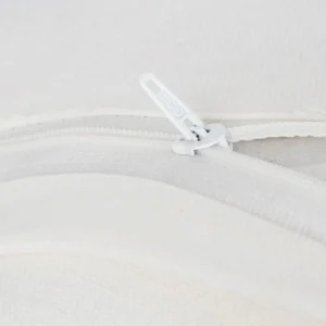 Poszewka Ganti W Wyszywane Kwiaty 45X45 Cm