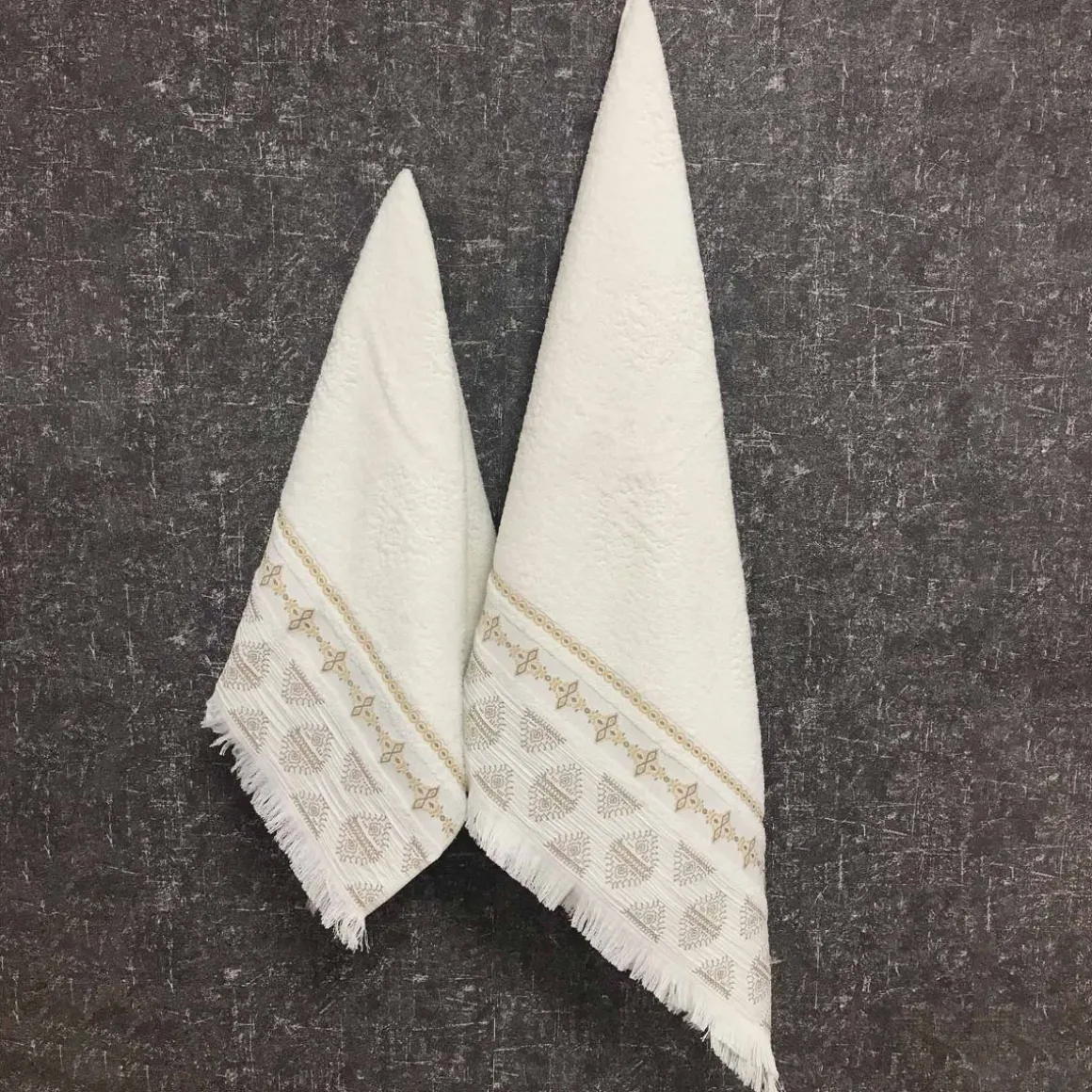 rcznik_solta_z_fredzlami__2-1.webp Ręcznik Solta Z Fredzlami 70X130Cm