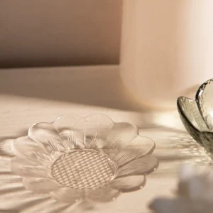 Talerzyk Caren W Ksztalcie Kwiatka Transparentny 11 Cm