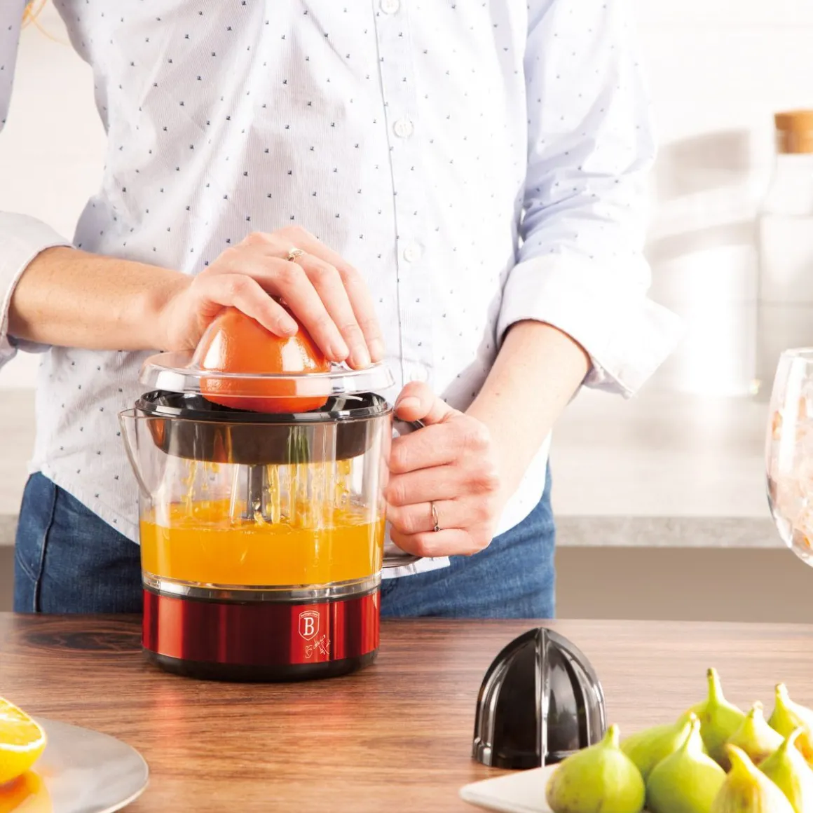 wyciskarka_do_cytrusw_bur_2.webp Wyciskarka Do Cytrusów Burgundy Elektryczna 40 W 700 Ml