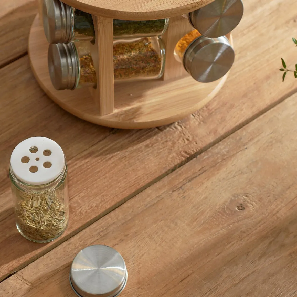 zestaw_przyprawnikow_bamb_6.webp Zestaw Przyprawnikow Bambou Na Obrotowym Stojaku - 8 Sloiczkow 15X19 Cm